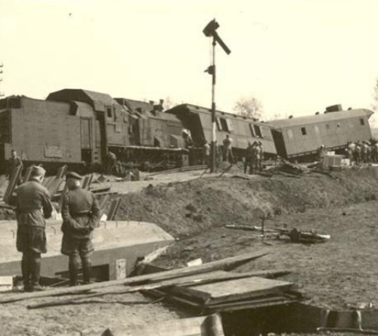Armoured train near Mill, May 1940
